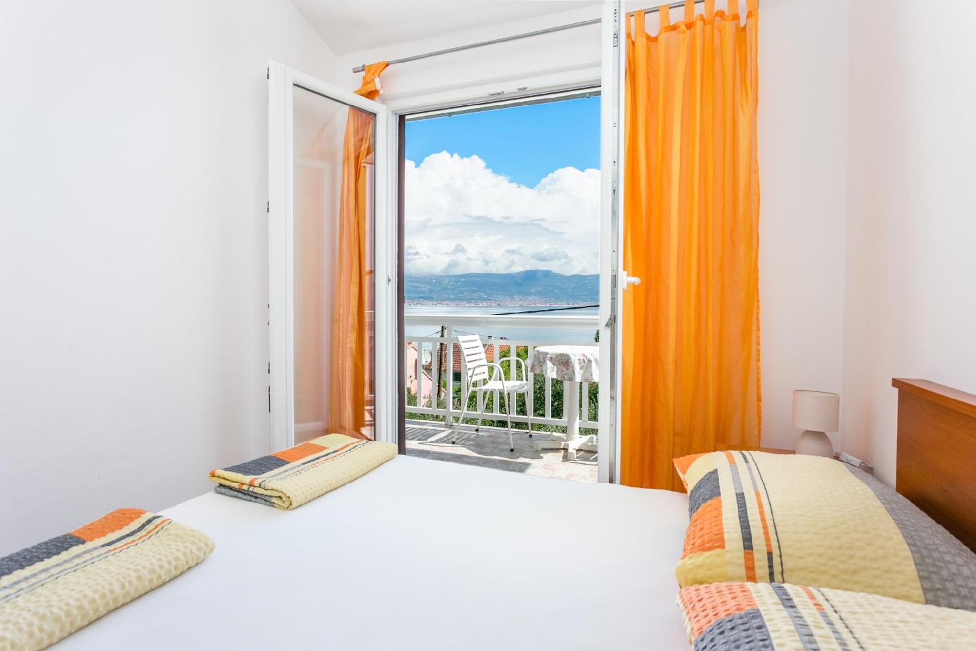 Apartments By The Sea Slatine, Ciovo - 6000 Kamer foto