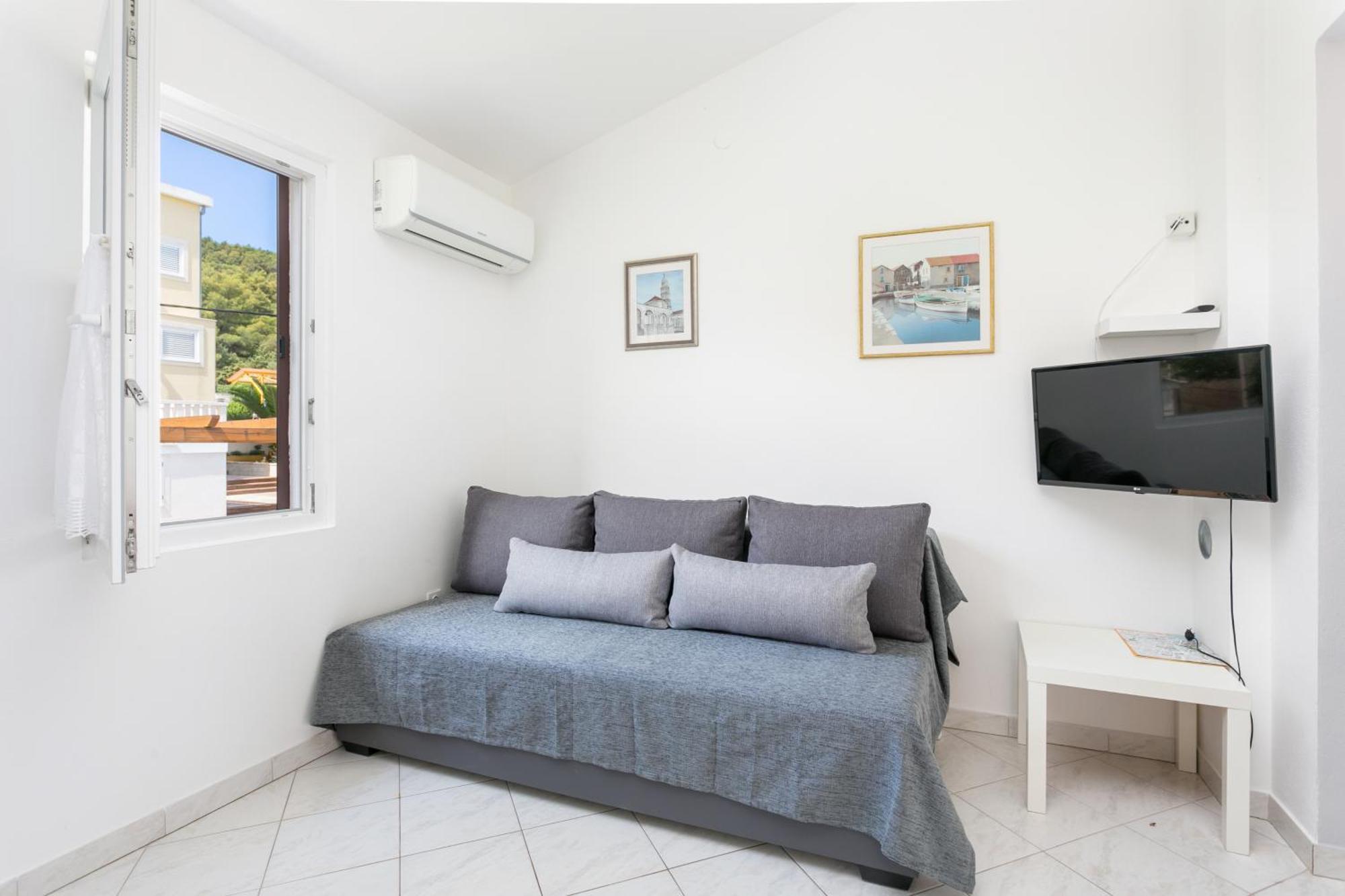 Apartments By The Sea Slatine, Ciovo - 6000 Buitenkant foto