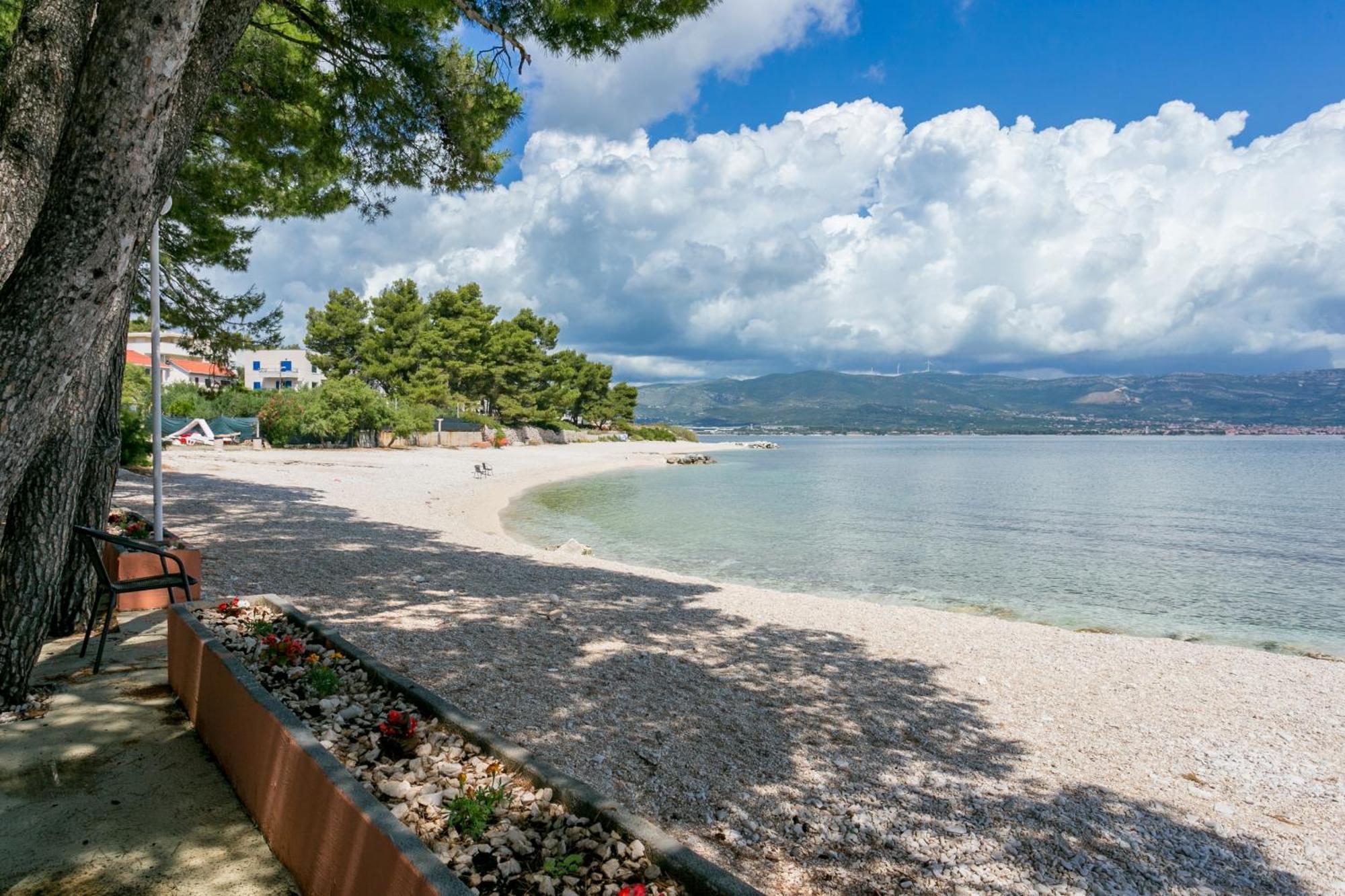 Apartments By The Sea Slatine, Ciovo - 6000 Buitenkant foto